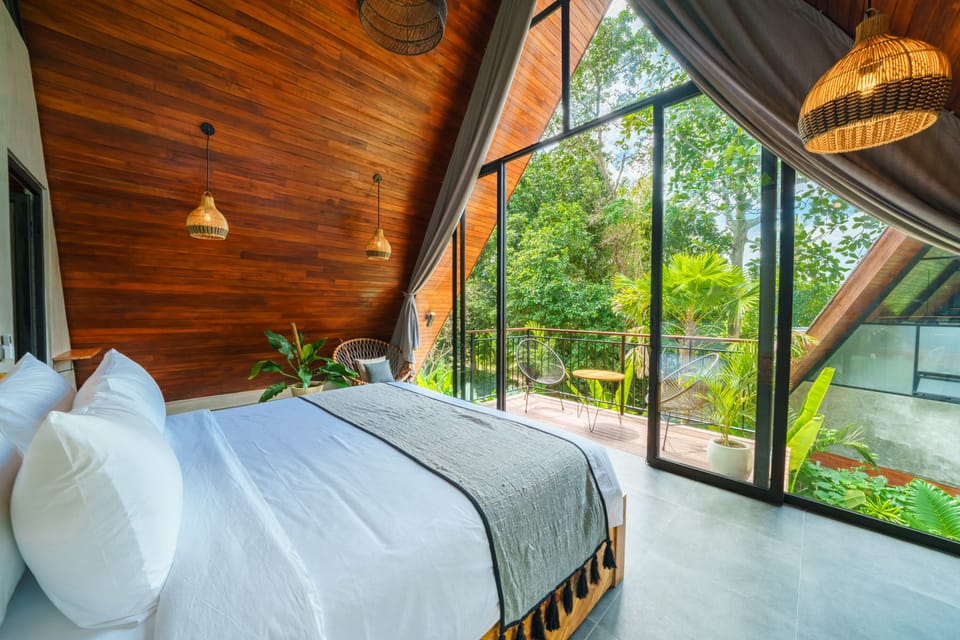 Superior Villa | 2 bedrooms, in-room safe, desk, free WiFi