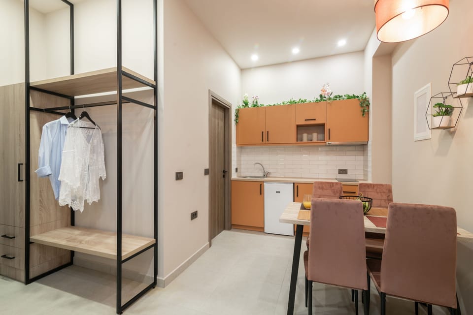 Design Studio | Blackout drapes, iron/ironing board, free WiFi