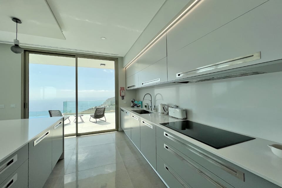 Luxury House, 1 Bedroom, Non Smoking, Sea View | Private kitchen | Fridge, microwave, oven, dishwasher