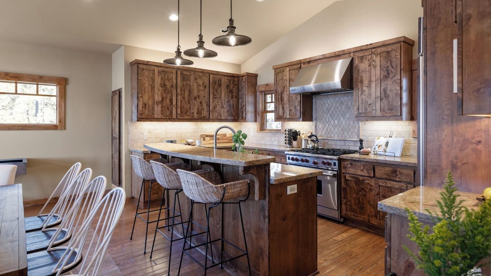 House (4 Bedrooms) | Interior