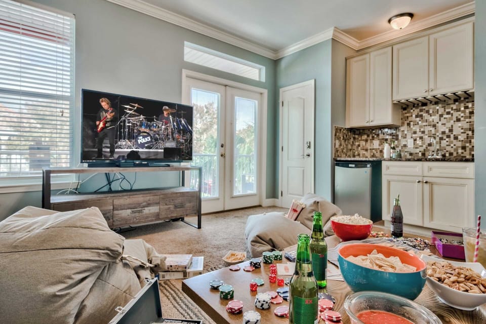House (6 Bedrooms) | Interior