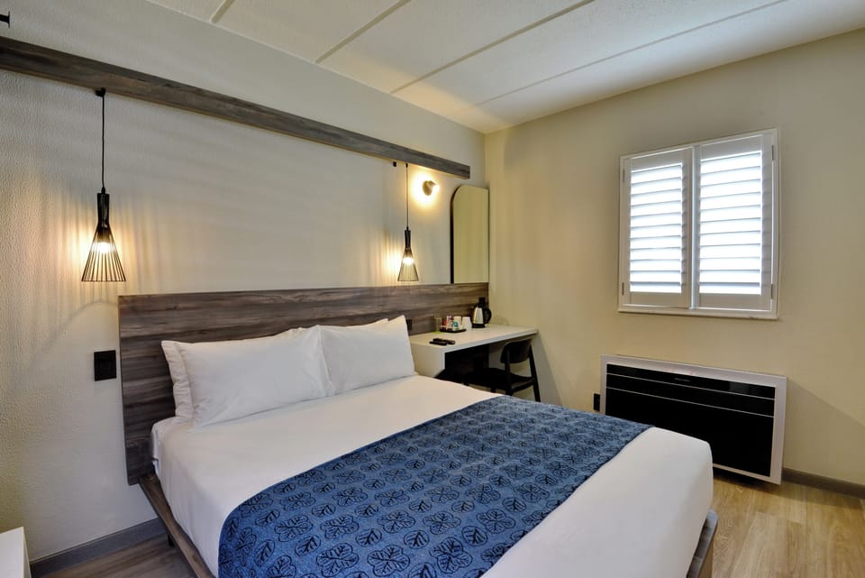 Desk, blackout drapes, iron/ironing board, free WiFi