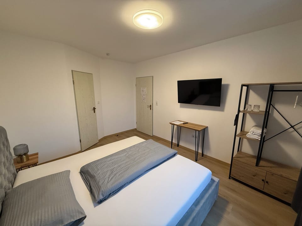 Standard Double Room | Laptop workspace, WiFi (free)
