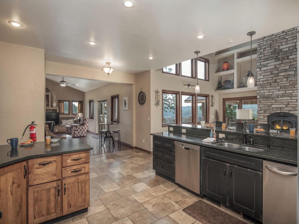 Studio (6 Bedrooms) | Property amenity