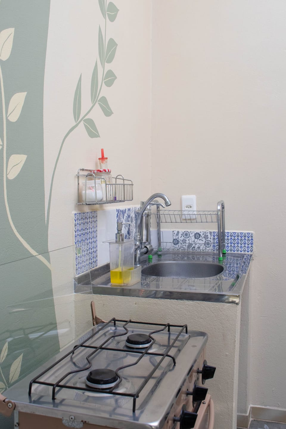Superior Studio | Private kitchen | Mini-fridge, cookware/dishes/utensils