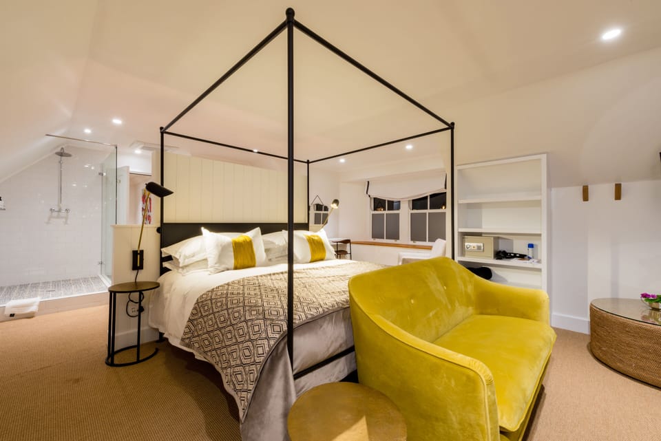 Standard Double Room | Free WiFi, bed sheets