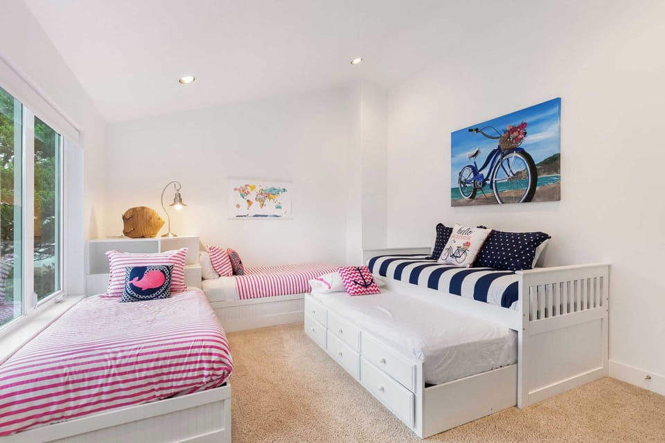 House (4 Bedrooms) | 4 bedrooms, iron/ironing board, bed sheets