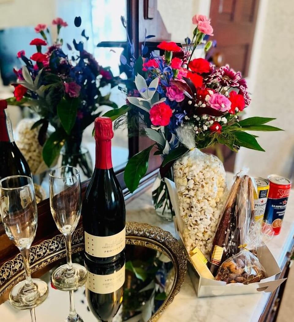 Individually decorated, free WiFi, bed sheets