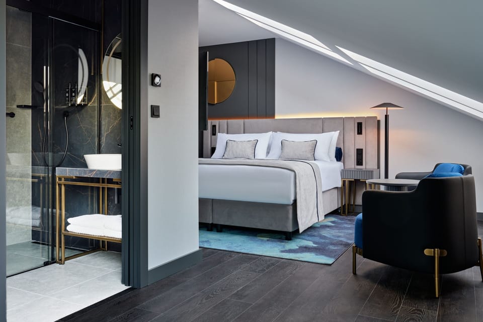 Standard Room, 1 Double Bed, City View | 1 bedroom, premium bedding, minibar, in-room safe