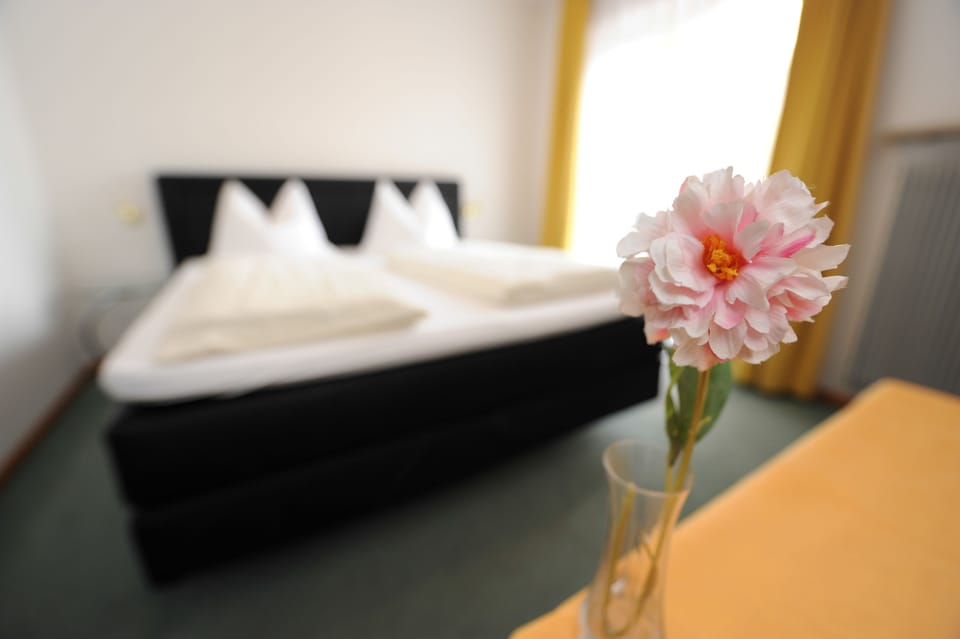 Double Room | In-room safe, desk, soundproofing, free cribs/infant beds