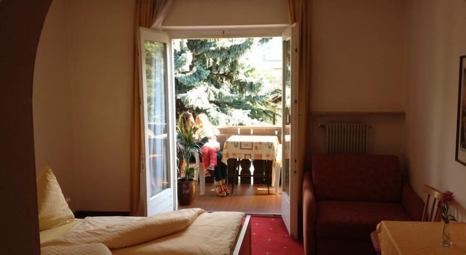 In-room safe, desk, soundproofing, free cribs/infant beds