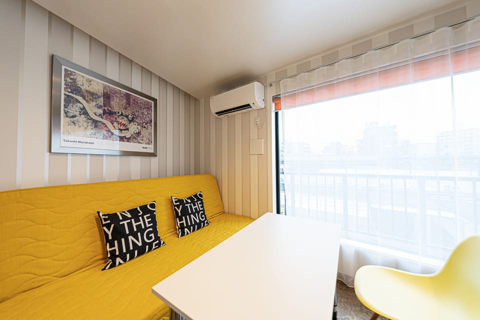 Basic Apartment | Living area
