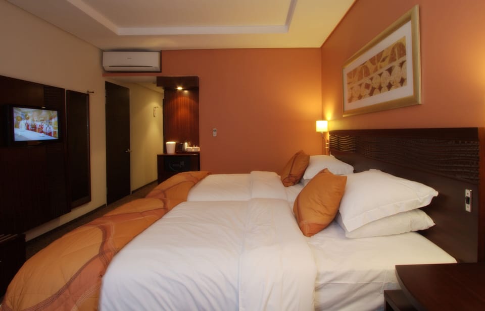 In-room safe, desk, soundproofing, free WiFi