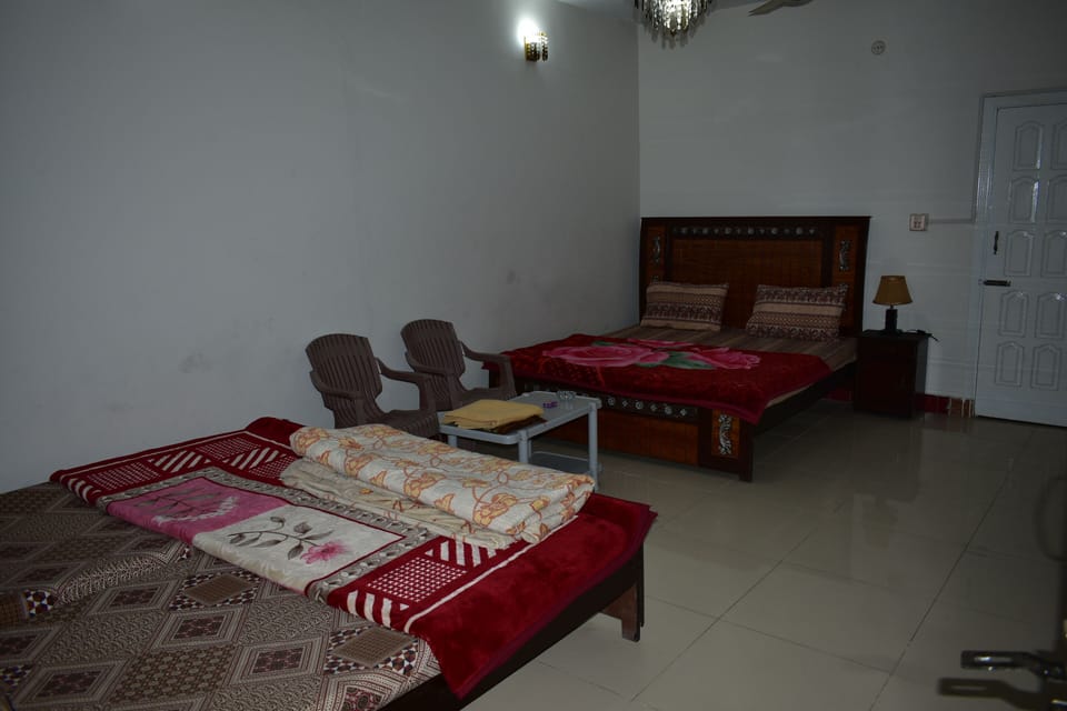 Double Room | Laptop workspace, WiFi (free)