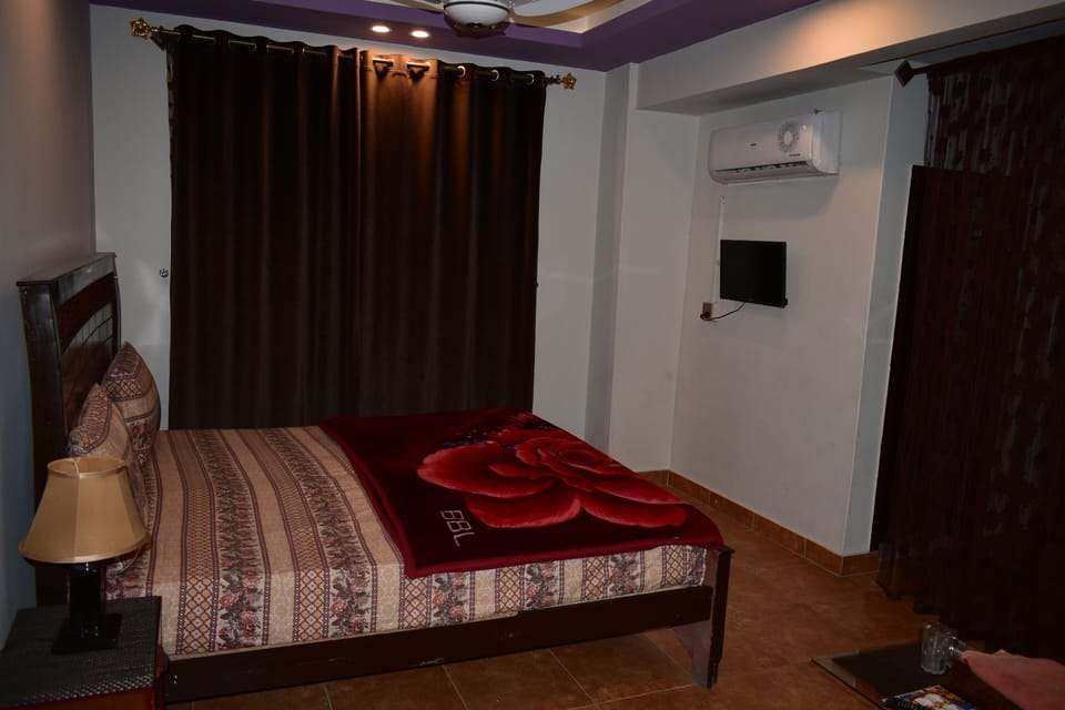Double Room | Laptop workspace, WiFi (free)