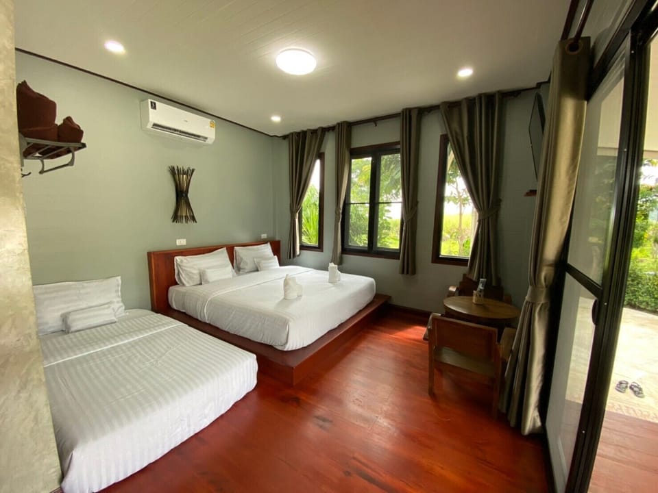 Standard Triple Room | Free WiFi