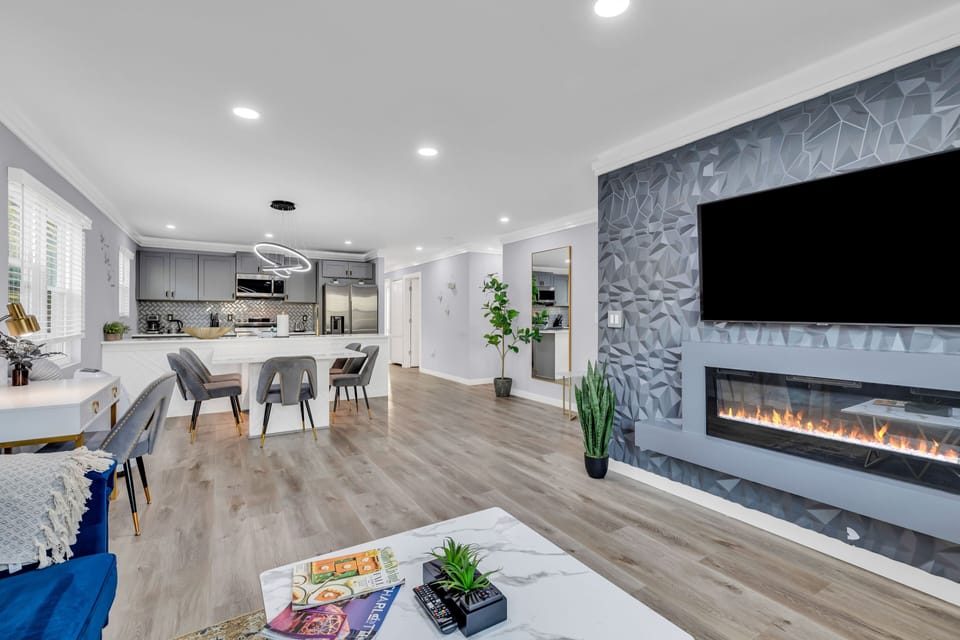 Signature House, 3 Bedrooms, Non Smoking, Terrace | Living room | Smart TV