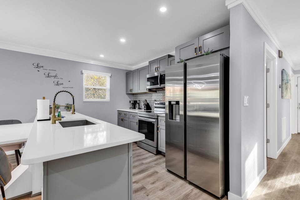 Signature House, 3 Bedrooms, Non Smoking, Terrace | Private kitchen | Fridge, microwave, oven, stovetop