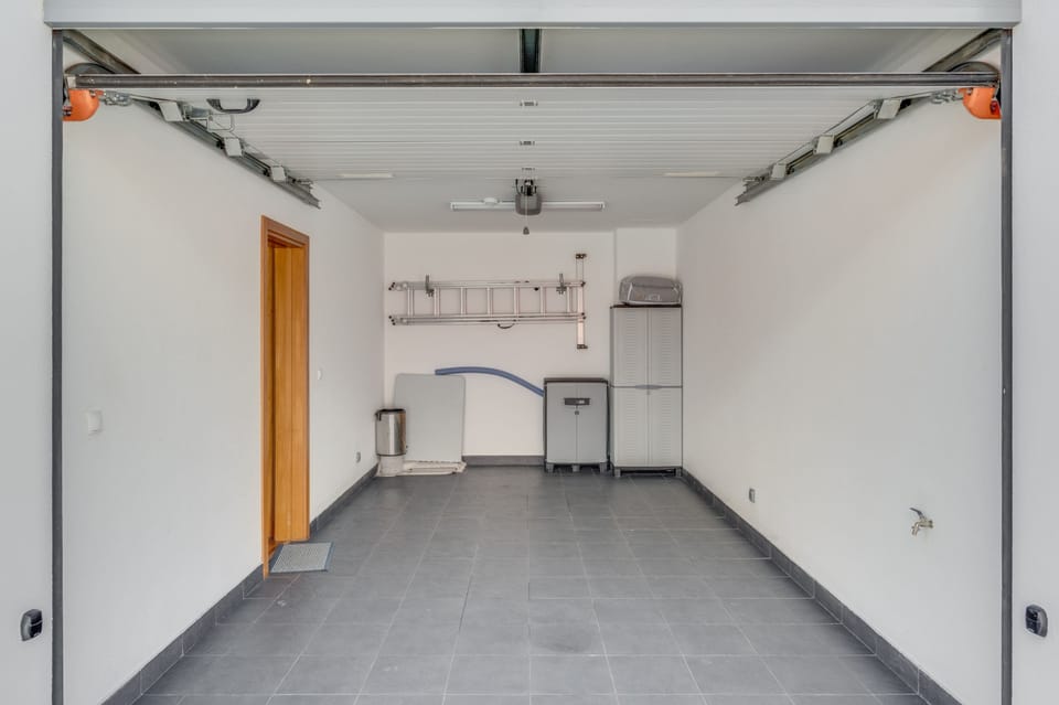 House | 2 bedrooms, iron/ironing board, WiFi