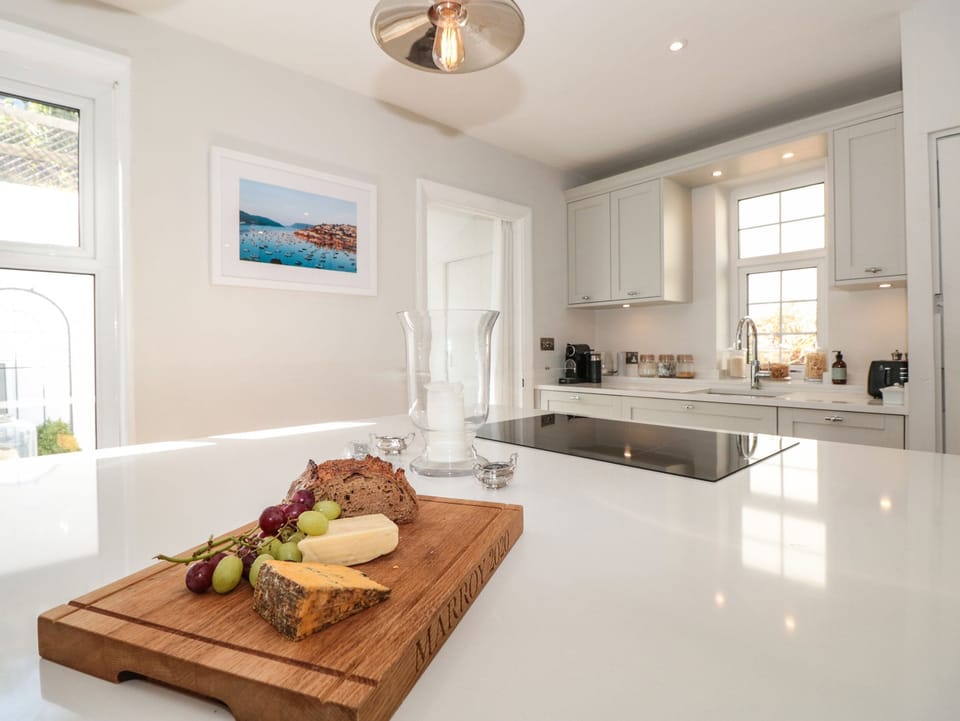 Fridge, dishwasher, electric kettle, toaster