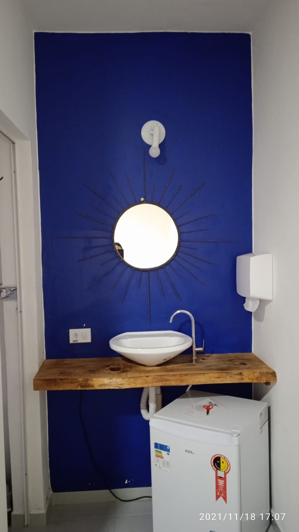 Standard Quadruple Room | Bathroom | Shower, rainfall showerhead, towels