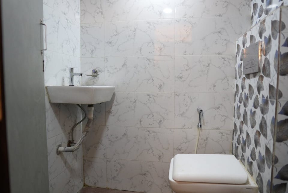 Hotel Pearl View Hotel in Thane