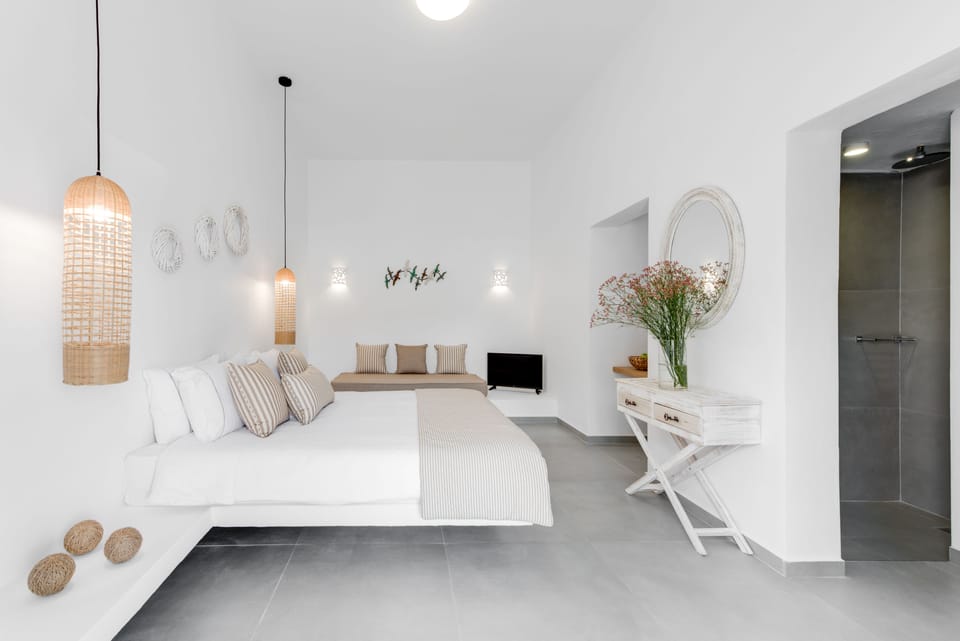 Triple Room | In-room safe, soundproofing, free WiFi, bed sheets