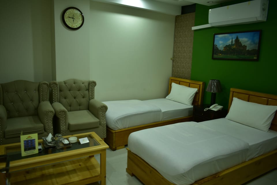Twin Room | Laptop workspace, WiFi (free)