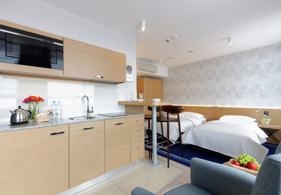Deluxe Studio | In-room safe, desk, laptop workspace, iron/ironing board (on request)