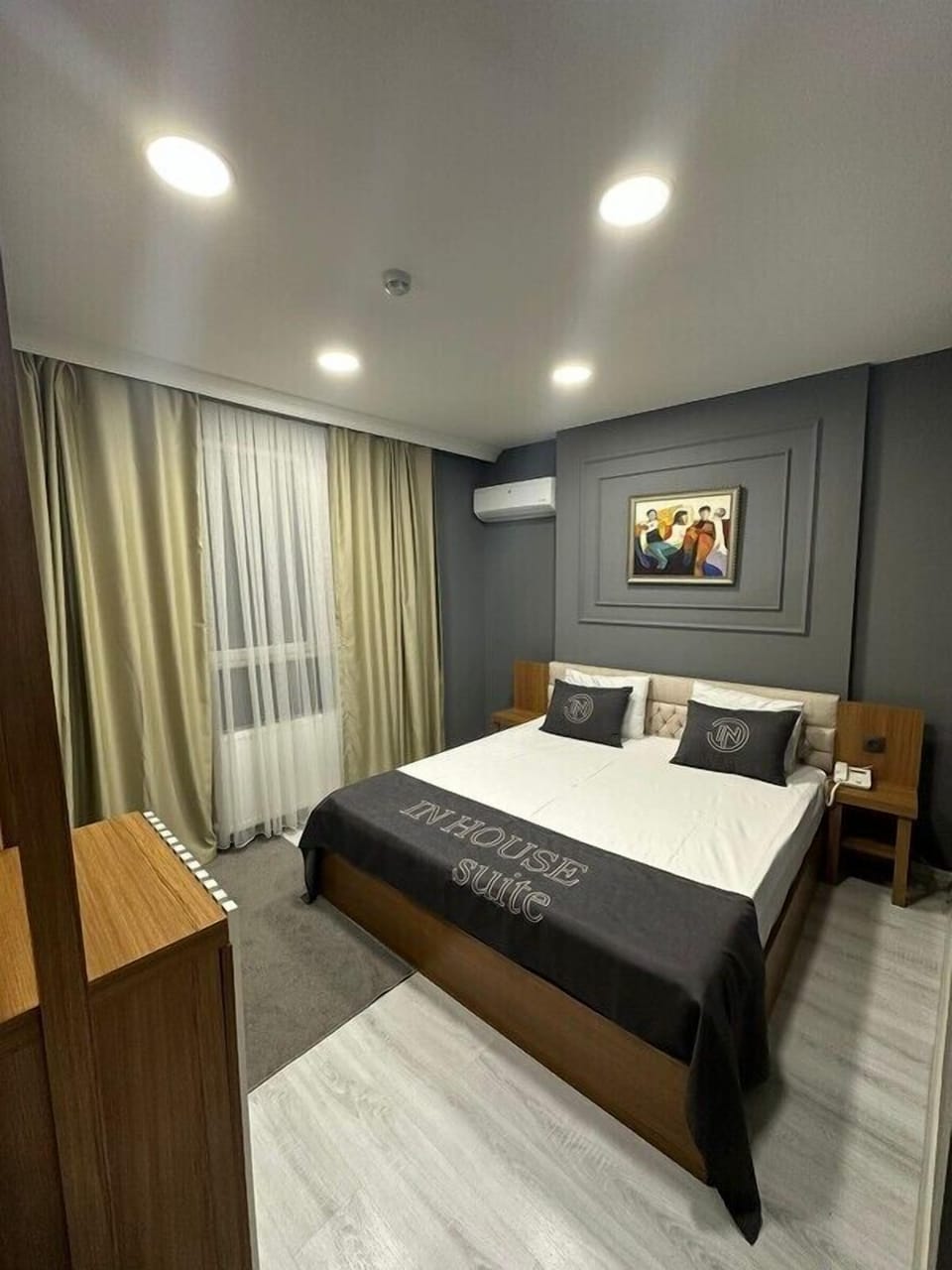 Standard Double Room | Premium bedding, minibar, desk, free WiFi
