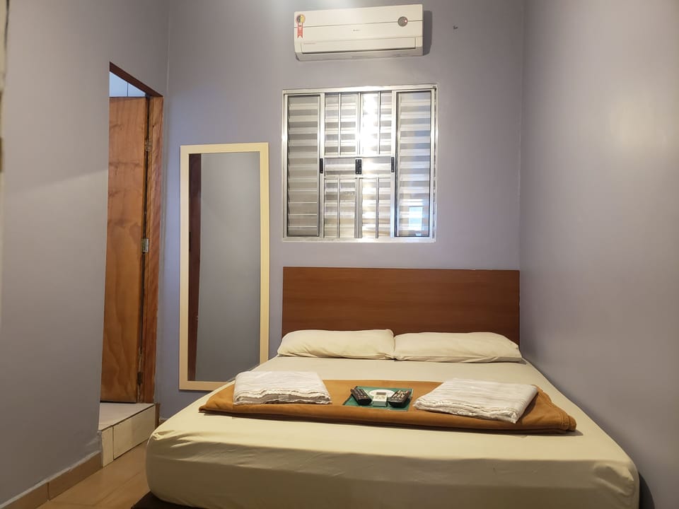 Double Room, 1 Double Bed, Non Smoking | Minibar, WiFi (free), bed sheets