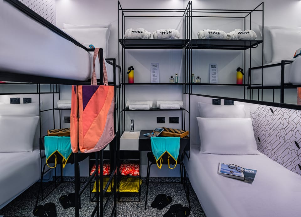 Twin Pod | In-room safe, free WiFi, bed sheets