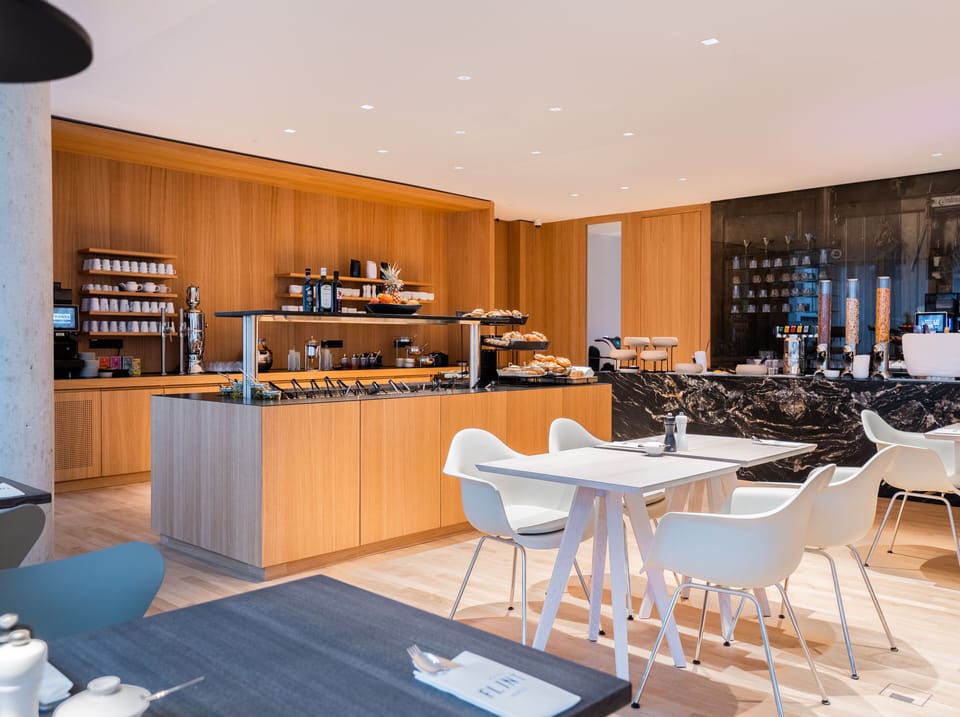 Snack bar