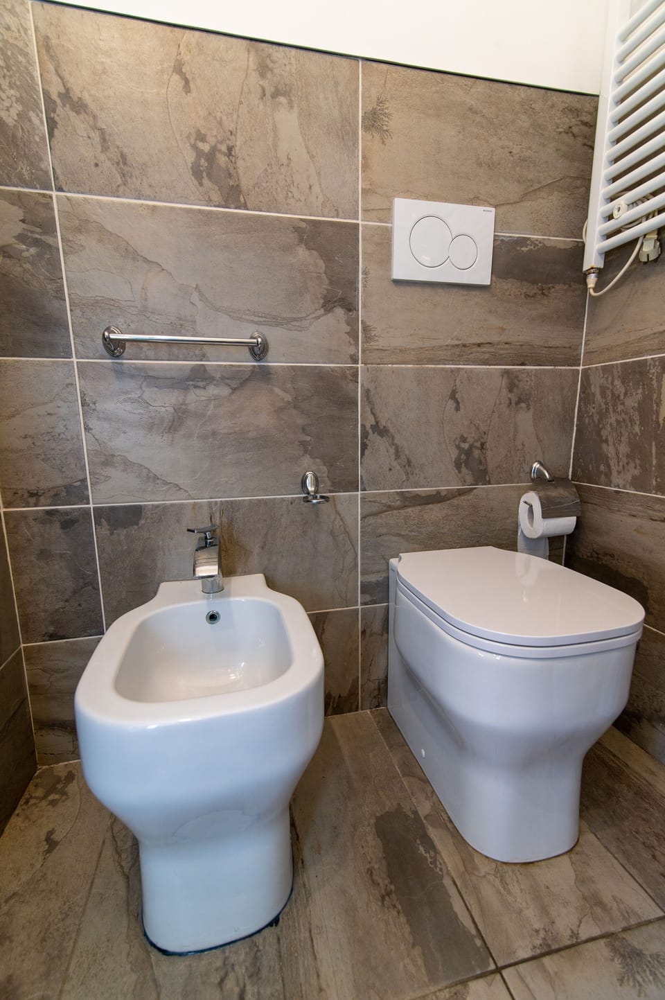 Panoramic Room | Bathroom | Free toiletries, hair dryer, bathrobes