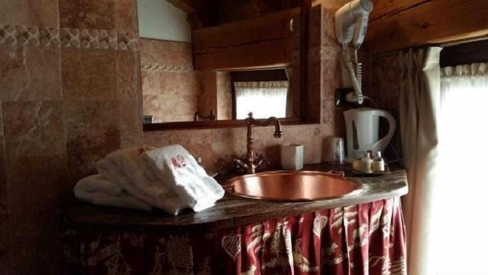 Superior Room, 1 King Bed, Mountain View | Bathroom | Shower, designer toiletries, hair dryer, bathrobes