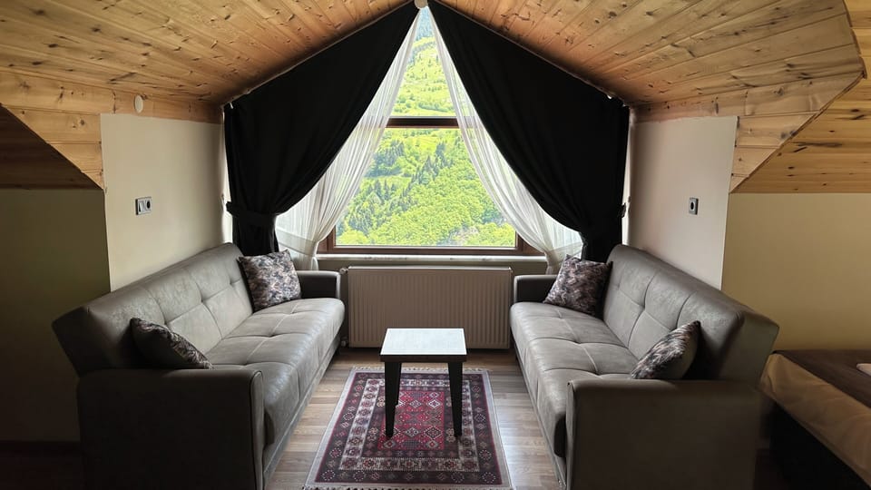 Family Quadruple Room, Mountain View | Desk, laptop workspace, free WiFi, bed sheets