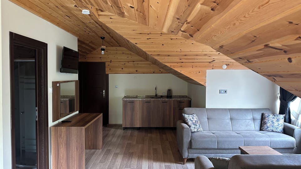 Family Quadruple Room, Mountain View | Desk, laptop workspace, free WiFi, bed sheets