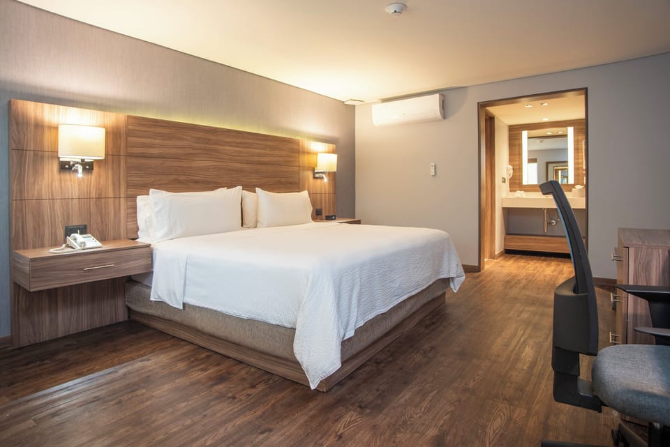 In-room safe, desk, iron/ironing board, free WiFi