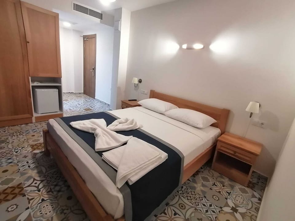 Double Room | Free minibar items, individually decorated, individually furnished, desk