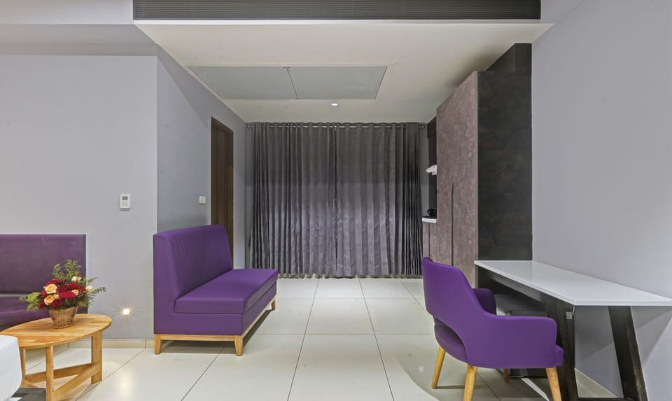 Premium Double Room | Desk, iron/ironing board