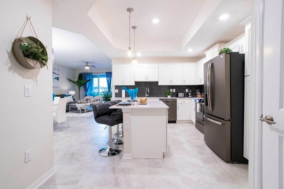Condo | Private kitchen | Full-size fridge, microwave, oven, stovetop