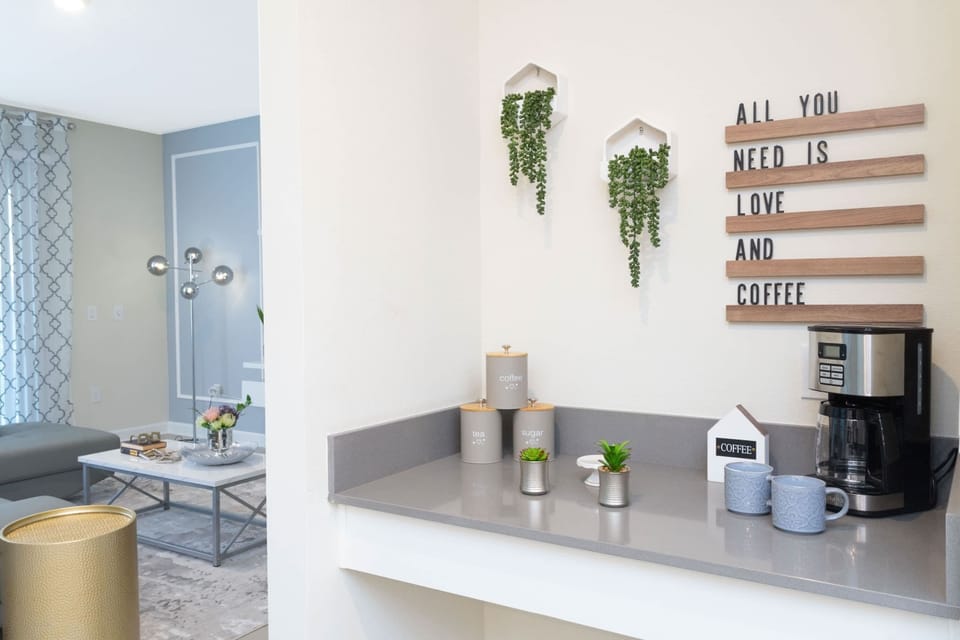 Townhome | Private kitchen | Full-size fridge, microwave, oven, stovetop