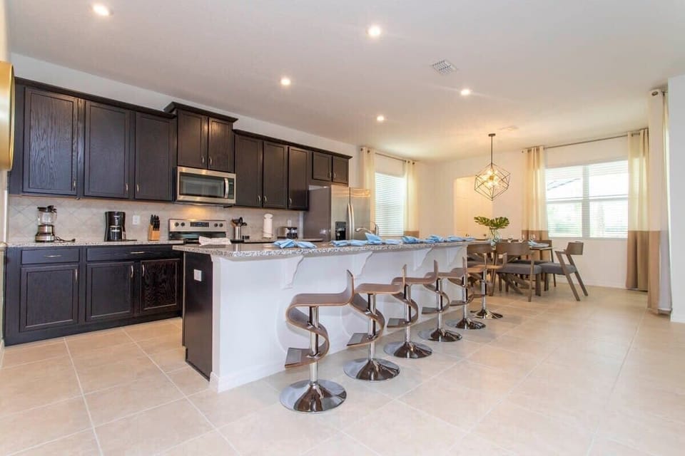 House | Private kitchen | Full-size fridge, microwave, oven, stovetop