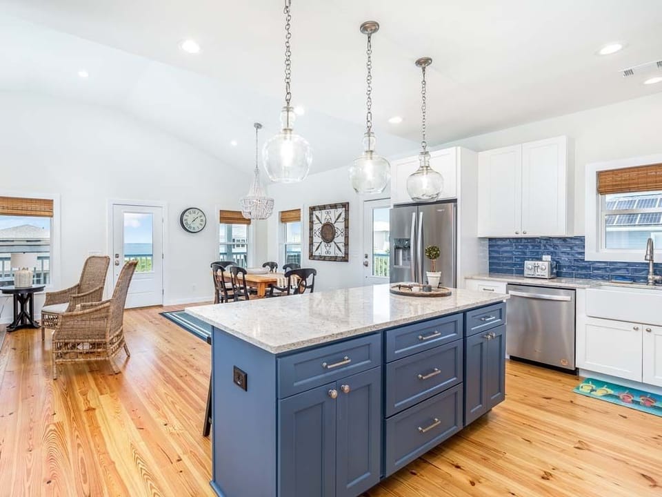 House, Multiple Beds, Balcony, Partial Sea View | Private kitchen | Fridge, microwave, oven, stovetop