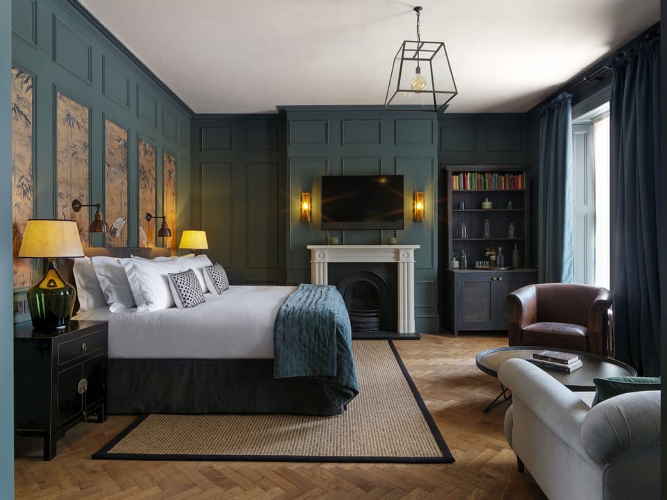 Executive Double Room | Egyptian cotton sheets, down comforters, minibar, in-room safe