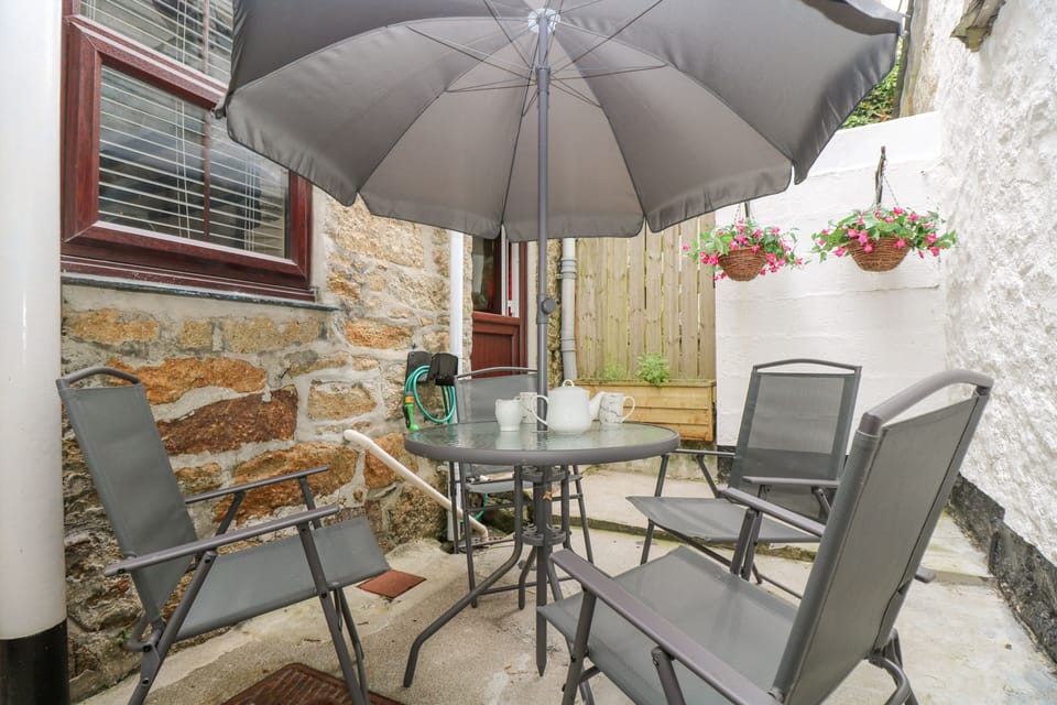 Cottage | Property grounds