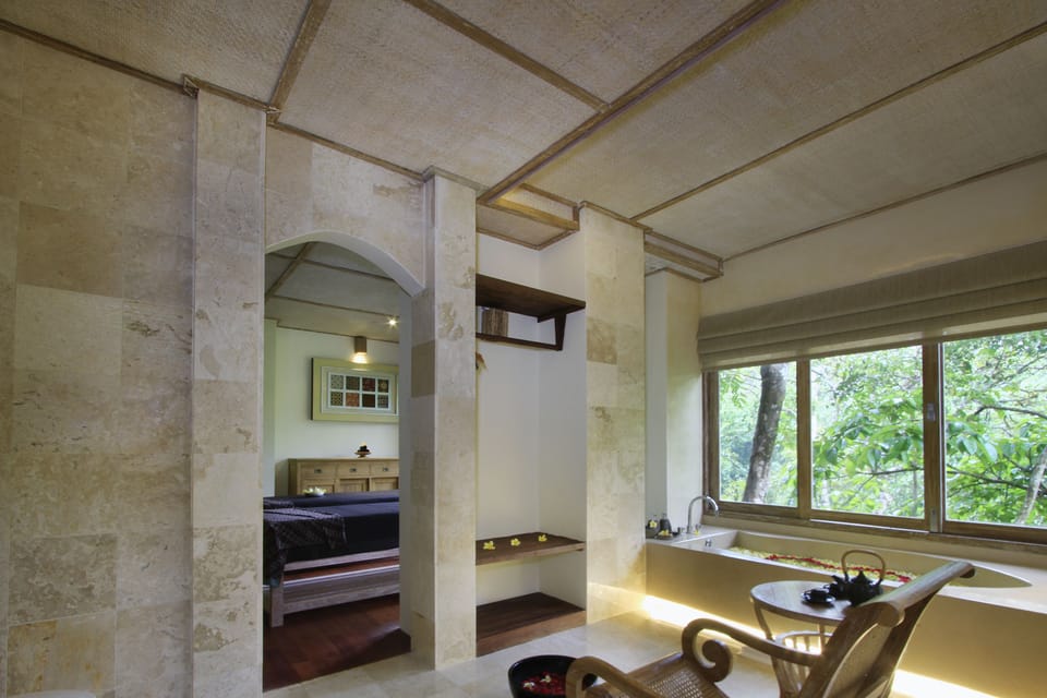 Couples treatment rooms, hot tub, body scrubs, facials