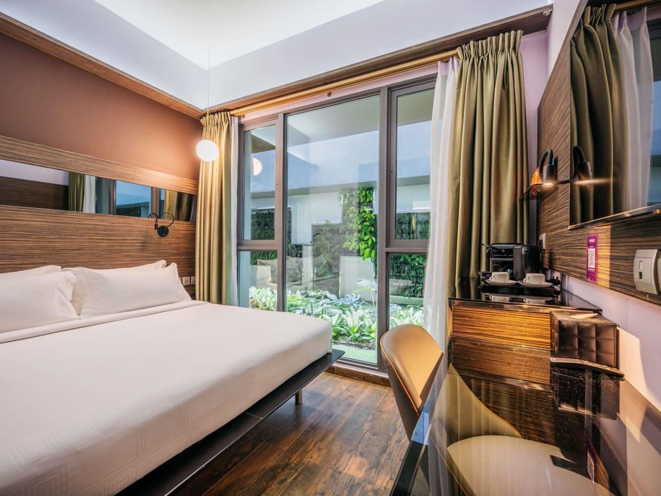 Double Room, 1 Double Bed, Garden View | In-room safe, desk, laptop workspace, iron/ironing board (on request)