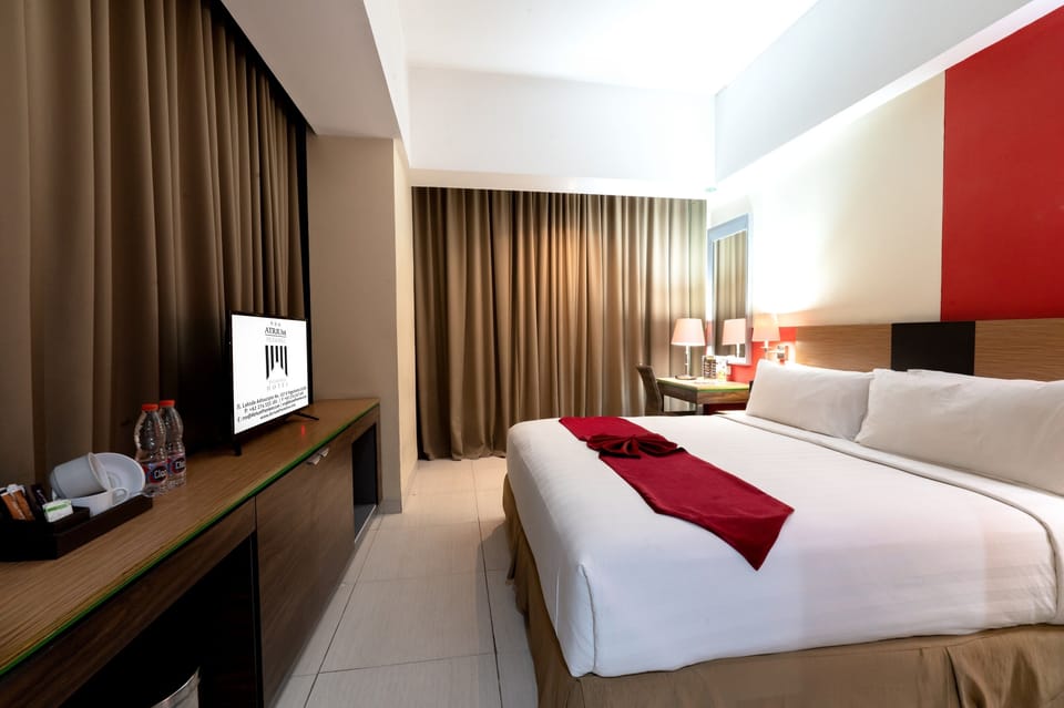 Desk, free WiFi, bed sheets