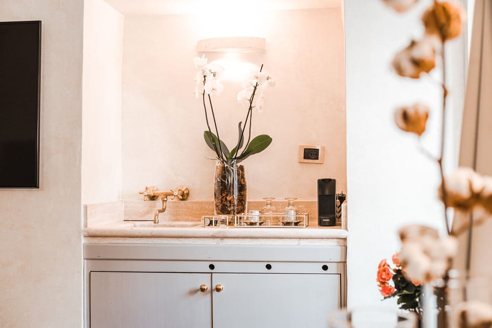 Suite | Coffee and/or coffee maker